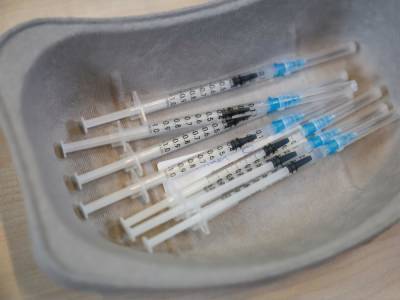 Игорь Кузин - В Минздраве ответили, будут ли вводить украинцам третью дозу вакцины от COVID-19 - gordonua.com - Украина - Китай