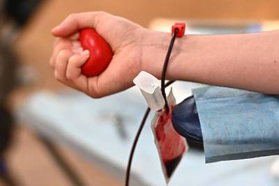 В ФМБА опровергли сообщения о дефиците донорской крови из-за вакцинации - lenta.ru - Россия