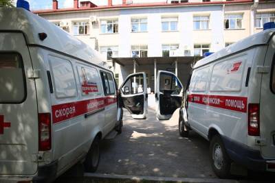 Жители Омска отсудили у больниц более ₽400 тыс. за смерть родственника от коронавируса - znak.com - Омск