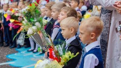 Новый учебный год начался у 17 миллионов российских школьников - 5-tv.ru - Россия