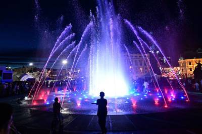 Во Владивостоке пройдет торжественное открытие «сухого» фонтана - lenta.ru - Владивосток