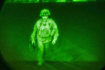 В США проанализировали фото покидающего Афганистан генерала - lenta.ru - Сша - Washington - Афганистан