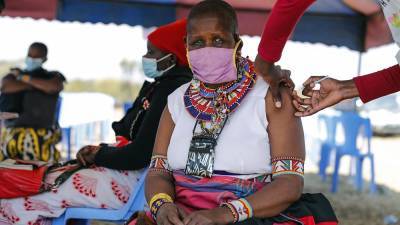 Джон Байден - В племени масаи не верят в вакцину - ru.euronews.com - Сирия - Сша - Италия - Китай - Евросоюз - Кения - Афганистан