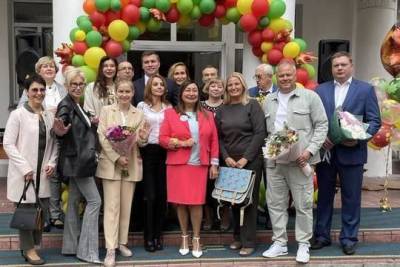 МакSим лично отвела дочь в первый класс - versia.ru - Москва