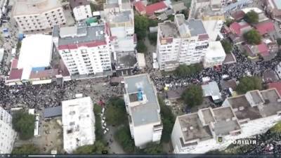 Как израильтяне покидают Умань: тысячи в очереди на анализы, на улицах - мусор. Видео - vesty.co.il - Израиль