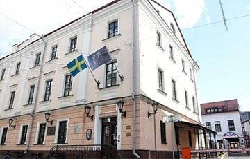 Двое белорусов уже год живут на территории посольства Швеции в Минске - charter97.org - Белоруссия - Минск - Швеция - Витебск