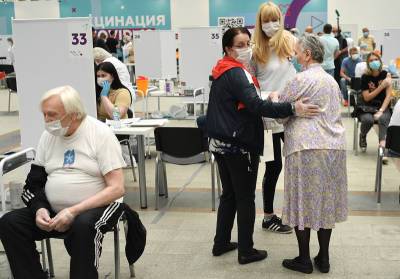 Александр Гинцбург - Гинцбург: смертей после вакцинации "Спутником V" не было - tvc.ru