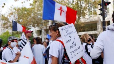 Акция протеста против санитарных пропусков в Париже - russian.rt.com - Франция - Париж
