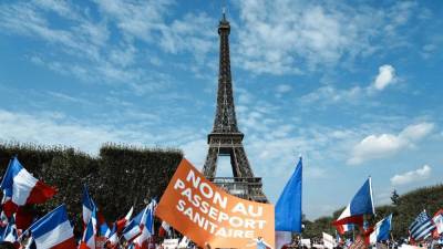 Франция: медики вышли на акции против санитарных мер - ru.euronews.com - Франция - Сша - Париж - Нью-Йорк - Афганистан