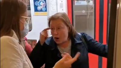 Петербуржцев в метро атаковала агрессивная противница прививок - abnews.ru