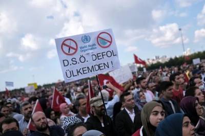 Тысячи людей в Стамбуле вышли на улицы: протестовали против новых COVID-правил - unn.com.ua - Турция - Украина - Киев - Стамбул