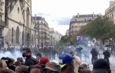 В Париже полицейские задержали более сотни участников антиковидной акции - govoritmoskva.ru - Франция - Париж - с. 9 Августа