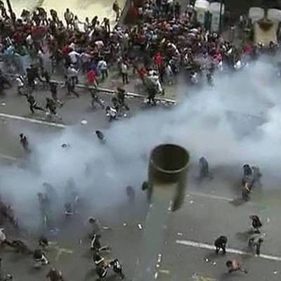 Кириакос Мицотакис - Греческая полиция применила слезоточивый газ и водомет для разгона демонстрантов - radiomayak.ru - Греция
