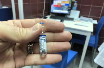 Врач ответил на вопрос, влияет ли вакцина против COVID-19 на образование тромбов - ufacitynews.ru
