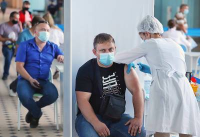 Пять миллионов москвичей получили первый компонент вакцины - tvc.ru