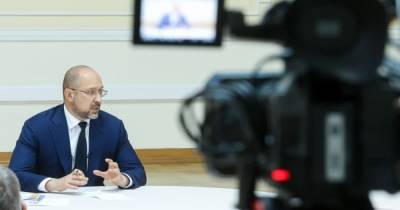 Денис Шмыгаль - Правительство не будет останавливать общественный транспорт во время локдауна, – Шмыгаль - focus.ua - Украина