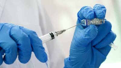 Анна Попова - Попова рассказала о сроках между прививками от гриппа и коронавируса - iz.ru - Россия - Израиль