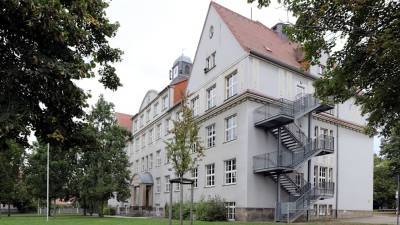 Германия снова закрывает школы на карантин - germania.one - Германия