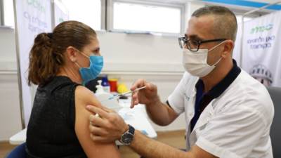 Минздрав: почти 60% умерших от коронавируса в августе были привиты - vesty.co.il - Израиль