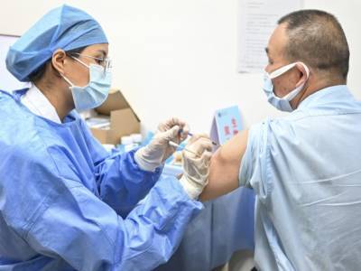 Китай сообщил, что вакцинацию от COVID-19 в стране прошли уже 1 млрд человек - unn.com.ua - Украина - Китай - Киев