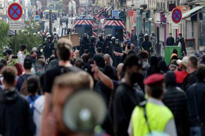 Флориан Филиппо - Тысячи парижан протестуют из-за санитарных пропусков - news-front.info - Франция - Париж