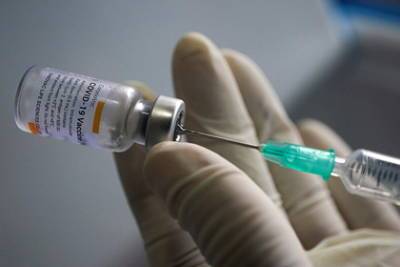 В США выбросили более 15 миллионов доз вакцины от COVID-19 - lenta.ru - Сша