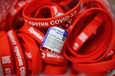Денис Мантуров - Мантуров: до 1 октября в гражданский оборот в РФ выпустят еще 57 млн доз вакцин от COVID-19 - interfax-russia.ru - Россия
