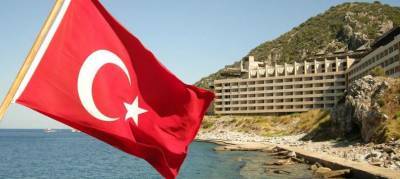 В МВД Турции заявили, что новые ковид-ограничения не распространяются на туристов - runews24.ru - Турция