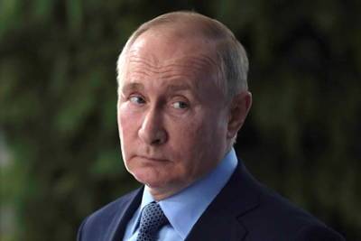 Владимир Путин - Путин заявил о десятках заболевших COVID-19 в его окружении - lenta.ru - Россия