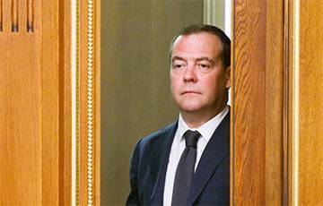 Дмитрий Медведев - Сергей Кириенко - BBC: Медведев пытался вернуться в вернуться в публичную политику России, но ему не разрешили - charter97.org - Россия - Белоруссия