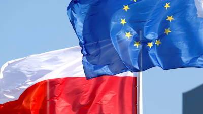 «Компромисс между Polexit и полным подчинением»: почему правящая партия Польши одобрила резолюцию против выхода из ЕС - russian.rt.com - Евросоюз - Польша - Брюссель