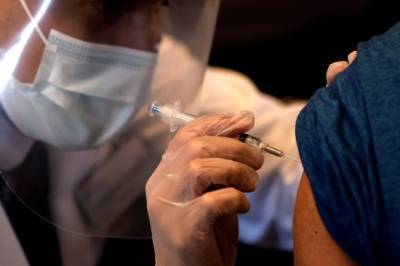 В США введено около 384,9 млн доз вакцины против COVID-19 - CDC - unn.com.ua - Украина - Сша - Киев