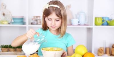 Эксперты рассказали, как накормить ребенка перед выходом в школу - yur-gazeta.ru