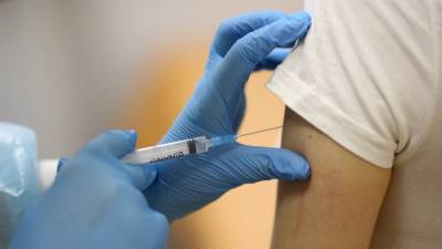 Прививку от COVID-19 сделали более 150 тысяч жителей Владивостока - russian.rt.com - Приморье край - Владивосток