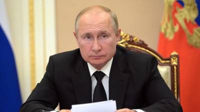 Владимир Путин - Путин рассказал, что общался с заболевшим коронавирусом сотрудником целый день - russian.rt.com - Россия - Таджикистан