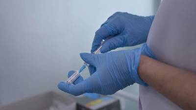 Первым компонентом вакцины против коронавируса привились пять миллионов москвичей - vm.ru - Россия - Москва
