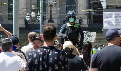 Протестующие против ковид-ограничений устроили беспорядки в Мельбурне - newizv.ru - Мельбурн