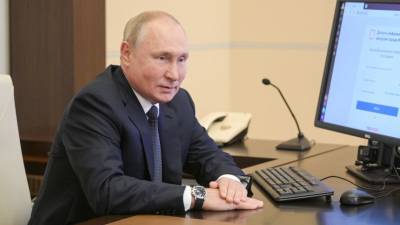 Владимир Путин - Дмитрий Песков - Песков объяснил отличие даты на часах Путина в день голосования - 5-tv.ru
