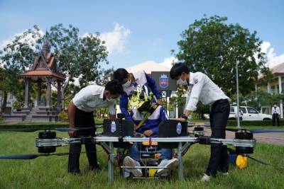Пристегнитесь, мы взлетаем: студенты из Камбоджи построили пилотируемый дрон (ФОТО) - enovosty.com - Камбоджа - Пномпень