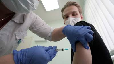 Александр Полевщиков - Иммунолог оценил данные о «напряженности» иммунитета от вакцинации - iz.ru - Санкт-Петербург - Израиль