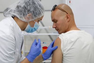 Большинство россиян поддержали идею о выходных после прививки от COVID-19 - abnews.ru
