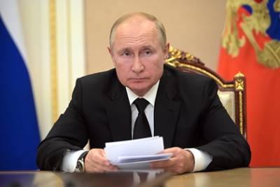 Владимир Путин - Путин прокомментировал уход на самоизоляцию - lenta.ru - Россия