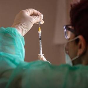 Надим Захави - В Британии одобрили COVID-вакцинацию для подростков - reporter-ua.com - Англия