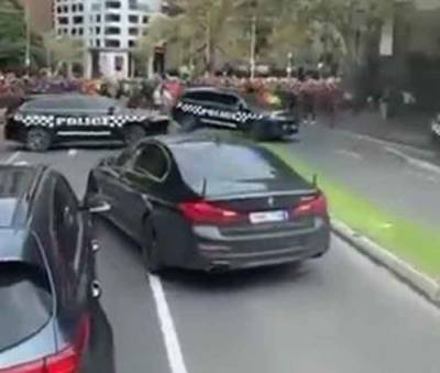 Полицейские Австралии бегут от протестующих: с «антикоронавирусниками» вступает в бой спецназ - free-news.su - Австралия