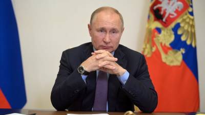 Владимир Путин - «Посмотрим, как сработает «Спутник V»: Путин ушёл на карантин из-за случаев заболевания COVID-19 в его окружении - russian.rt.com - Россия