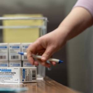 В Польше утилизировали почти 400 тыс. доз COVID-вакцины - reporter-ua.com - Польша