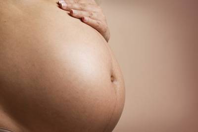 У находящихся в утробе детей вакцинированных матерей нашли антитела - lenta.ru - Нью-Йорк