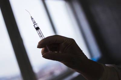 Разработчик одной из российских вакцин от COVID-19 прекратил массовое производство - news.vse42.ru - Россия