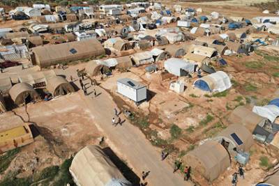 Фейсал Микдад - Власти Сирии указали на рост бедности в стране - lenta.ru - Сирия - Сша