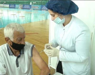 В Дагестане иммунизированным от коронавируса старше 60 лет раздают продуктовые наборы - skuke.net - республика Дагестан